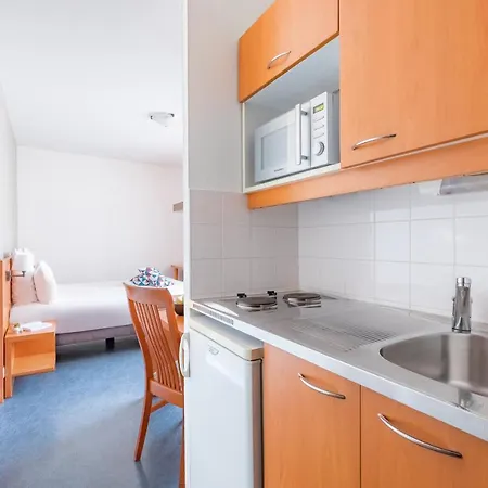 Aparthotel Appart'city Confort Gerland 3*